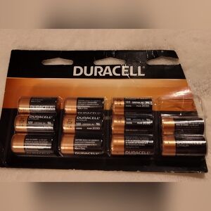 Duracell Gold and Black Batteries Pack